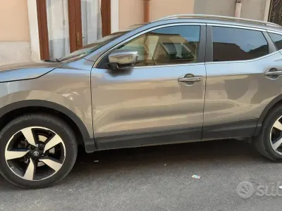 Usata Nissan Qashqai 131 CV (96 kW) 2016 Grigio SUV