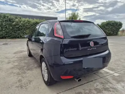 Usata Fiat Grande Punto 85 CV (62 kW) 2014 Bluazzurro Utilitaria