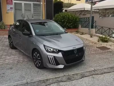 Usata Peugeot 208 Active 75 CV (55 kW) 2024 Grigio Utilitaria