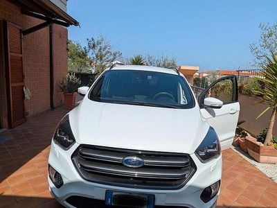 Usado Ford Kuga ST-Line 120 CV (88 kW) 2017 Blanco SUV