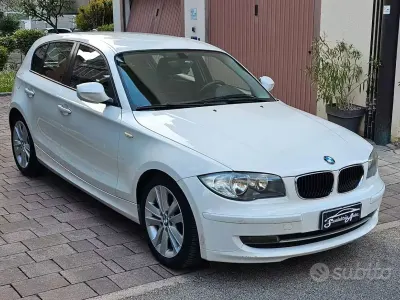 Usata BMW 118 143 CV (105 kW) 2010 Bianco Utilitaria