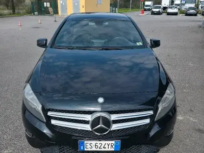 Usata Mercedes A180 109 CV (80 kW) 2013 Nero Berlina
