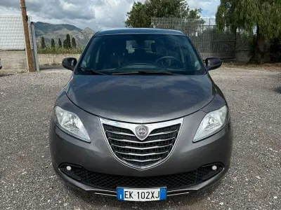 Usata Lancia Ypsilon S 69 CV (50 kW) 2012 Grigio Utilitaria