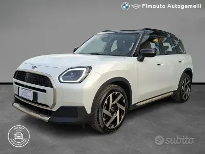 Begagnad Mini Countryman Favoured 150 HK (110 kW) 2024 Vit SUV