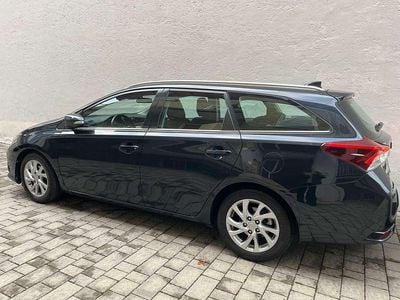 Usata Toyota Auris Touring Sports Active 111 CV (81 kW) 2017 Blu/azzurro Station wagon