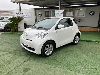Usata Toyota iQ 68 CV (50 kW) 2009 Bianco Utilitaria