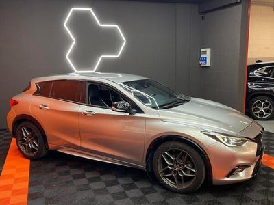 Infiniti Q30