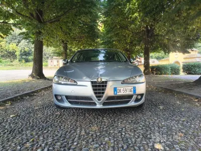 Usata Alfa Romeo 147 120 CV (88 kW) 2007 Grigio Utilitaria