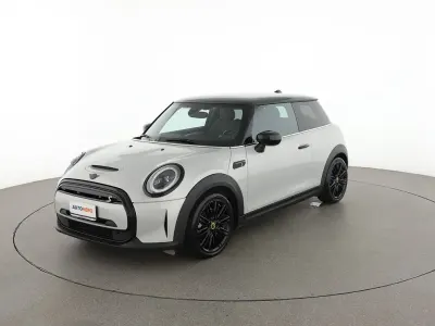 Usata Mini Cooper SE Essential 135 kW (184 CV) 2022 Argento Utilitaria