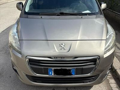 Grigio Usata 2014 Peugeot 5008 Monovolume | 7400 €