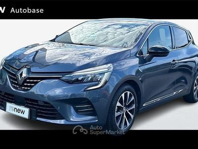 Usata Renault Clio V Techno 145 CV (106 kW) 2022 Grigio scuro Berlina