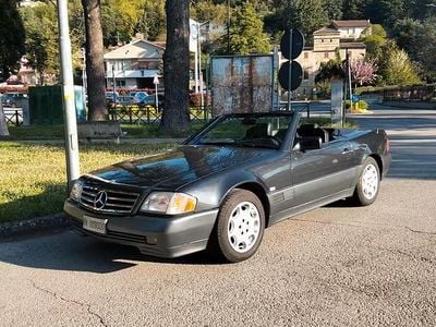 Begagnad Mercedes SL300 231 HK (169 kW) 1991 Svart Cab