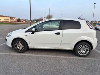 Usata Fiat Grande Punto S 75 CV (55 kW) 2011 Bianco Utilitaria