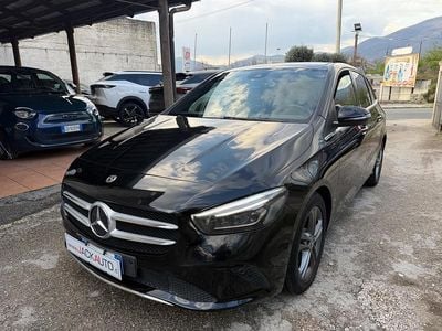 Usata Mercedes B180 115 CV (84 kW) 2019 Nero Monovolume