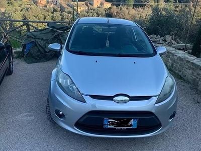 Usata Ford Fiesta 73 CV (53 kW) 2008 Grigio Utilitaria