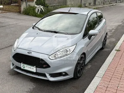 Usata Ford Fiesta ST200 200 CV (147 kW) 2017 Grigio Utilitaria