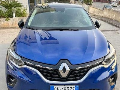 Usata Renault Captur Techno 101 CV (74 kW) 2023 Blu/azzurro SUV