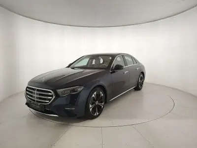 Usata Mercedes E220 Premium Plus 197 CV (144 kW) 2025 Blu Utilitaria