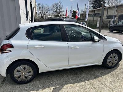 Usata Peugeot 208 Allure 75 CV (55 kW) 2016 Bianco Utilitaria