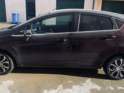 Gebraucht Ford Fiesta 96 PS (70 kW) 2010 Rot Kleinwagen