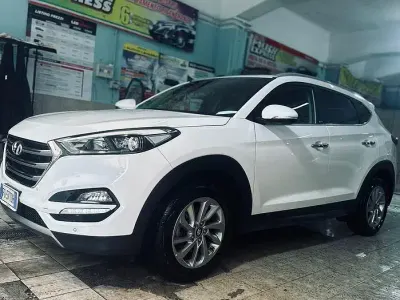 Usata Hyundai Tucson Xpossible 116 CV (85 kW) 2016 Bianco SUV