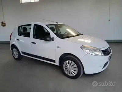 Occasion Dacia Sandero Ambiance 72 PK (52 kW) 2010 Wit Sedan