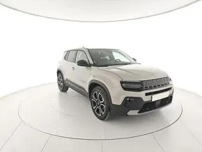 Usata Jeep Avenger Summit 101 CV (74 kW) 2025 Beige SUV