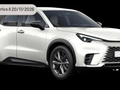 Usata Lexus LBX 136 CV (100 kW) 2024 Argento SUV