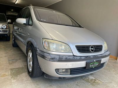 usata Opel Zafira 7 posti