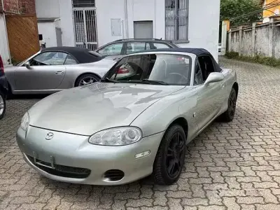 Usata Mazda MX5 110 CV (80 kW) 2003 Grigio Cabrio