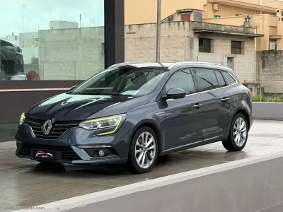 Usata Renault Mégane GrandTour 110 CV (80 kW) 2017 Blu Station wagon