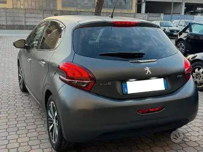 Usata Peugeot 208 Allure 82 CV (60 kW) 2016 Grigio Utilitaria