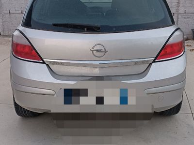 Usata Opel Astra 2005 Grigio Berlina