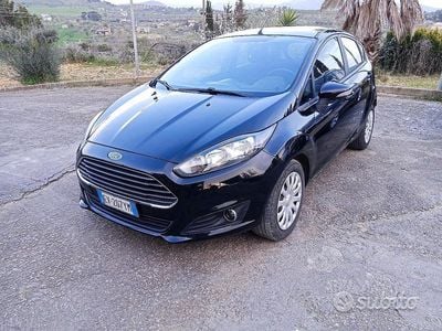 Begagnad Ford Fiesta Titanium 75 HK (55 kW) 2014 Svart Halvkombi