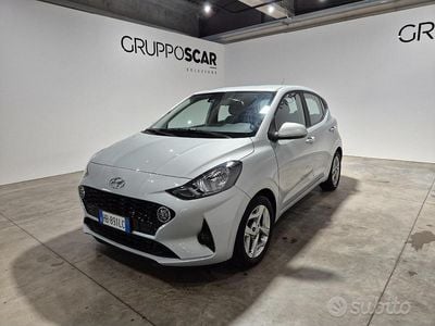 Używany Hyundai i10 Advanced 67 KM (49 kW) 2023 Szary Hatchback