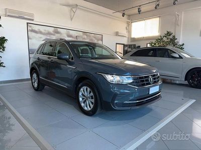 Usata VW Tiguan Life 150 CV (110 kW) 2021 Grigio SUV