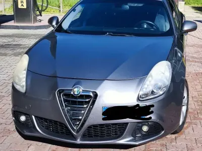 Usata Alfa Romeo Giulietta Distinctive 140 CV (102 kW) 2011 Grigio Utilitaria