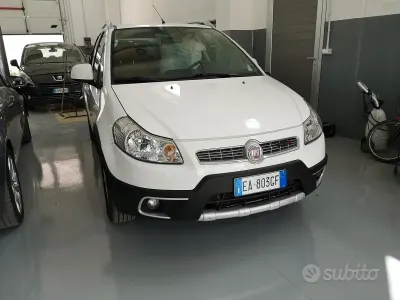 Usata Fiat Sedici Emotion 135 CV (99 kW) 2011 Bianco SUV