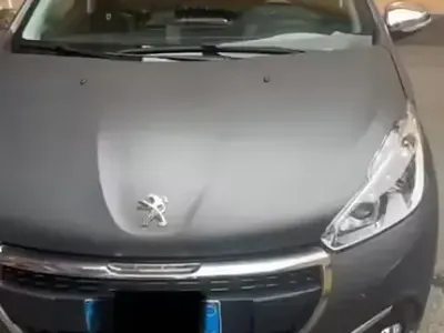 Usata Peugeot 208 Allure 100 CV (73 kW) 2016 Grigio Utilitaria