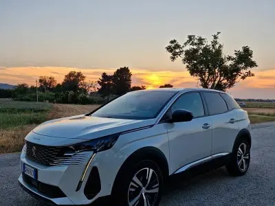 Usata Peugeot 3008 Allure 131 CV (96 kW) 2022 Bianco SUV