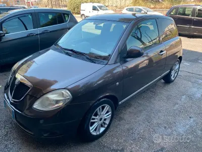Usata Lancia Ypsilon 77 CV (56 kW) 2010 Marrone Utilitaria