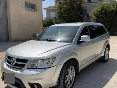 Usata Fiat Freemont 170 CV (125 kW) 2011 Grigio SUV