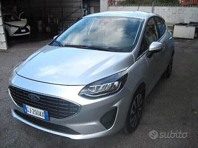 Grigio Usata 2022 Ford Fiesta Berlina | 12.700 € (Buon prezzo)