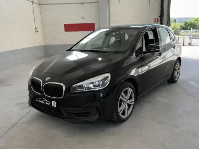 Usata BMW 218 Active Tourer Advantage 140 CV (102 kW) 2020 Nero Monovolume
