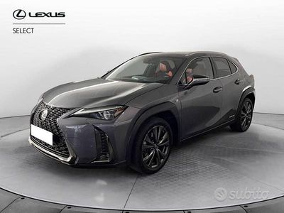 Usata Lexus UX 250h Sport Line 184 CV (135 kW) 2019 Grigio SUV