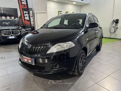 Usata Lancia Ypsilon Silver 69 CV (50 kW) 2023 Nero Utilitaria