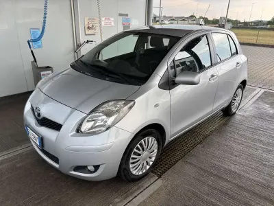 Usata Toyota Yaris Sol 101 CV (74 kW) 2010 Utilitaria