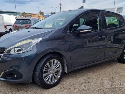 Usata Peugeot 208 Active 95 CV (69 kW) 2015 Grigio Utilitaria