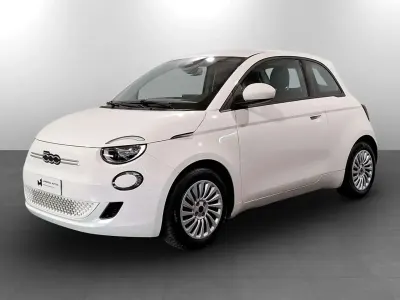 Usata Fiat 500e Icon 86 kW (118 CV) 2022 Bianco Berlina