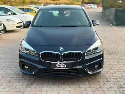 Usata BMW 216 Active Tourer Luxury Line 116 CV (85 kW) 2016 Blu Monovolume